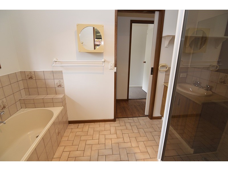 4 Tanduanat Court, Mildura VIC 3500