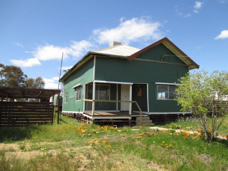 12 Calder Highway, Ouyen VIC 3490