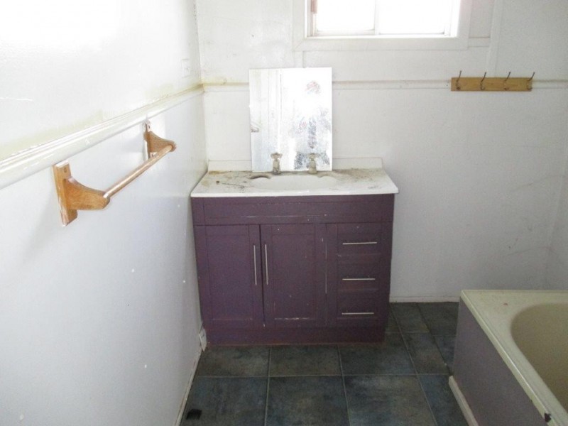 12 Calder Highway, Ouyen VIC 3490