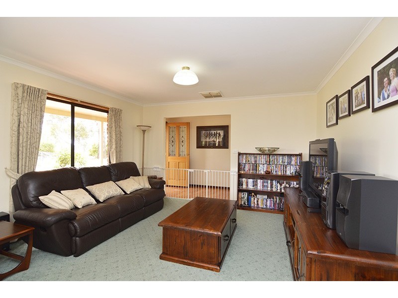 111 Mena Road, Birdwoodton VIC 3505