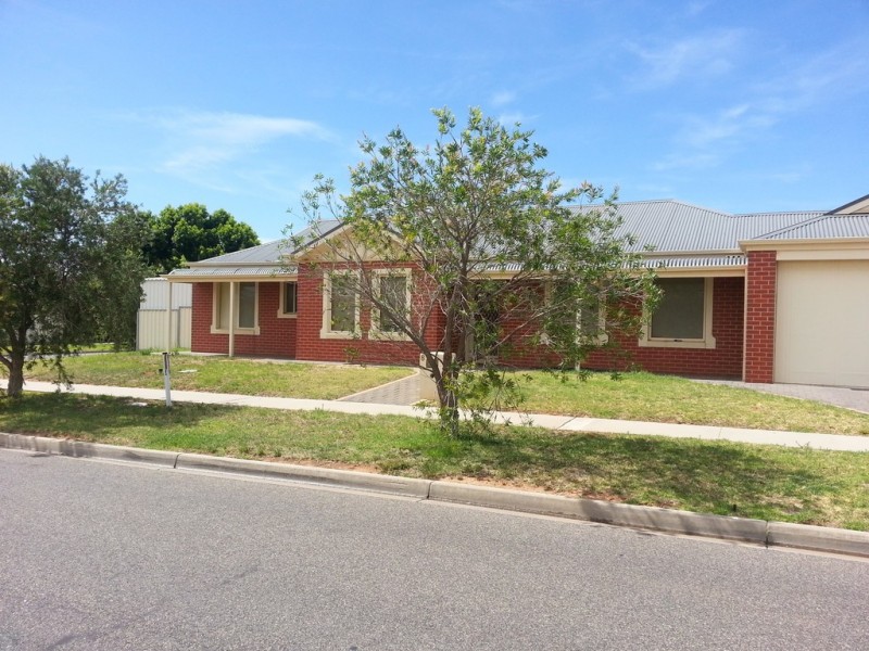 8 Balmoral Place, Mildura VIC 3500