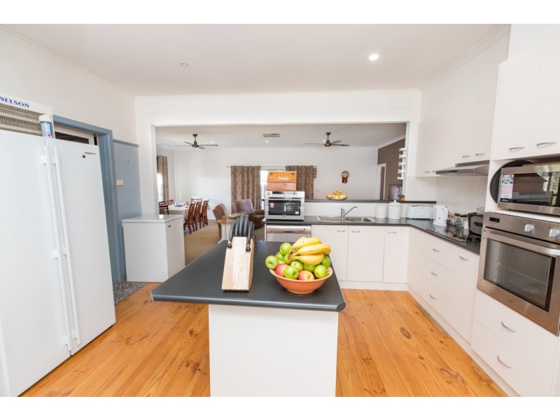 24 Gregory Street, Ouyen VIC 3490