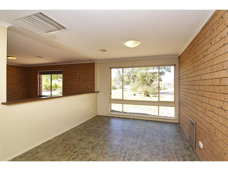 61 Channel Road, Curlwaa NSW 2648