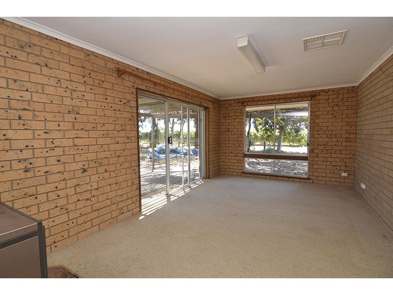 61 Channel Road, Curlwaa NSW 2648