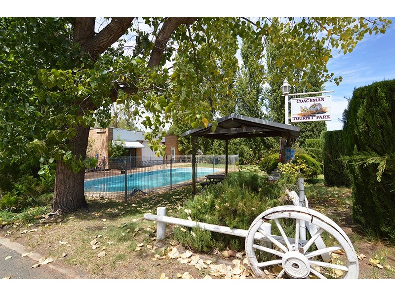 Cabin 56 Coachmans Tourist Park, 2163 Fifteenth Street, Irymple VIC 3498