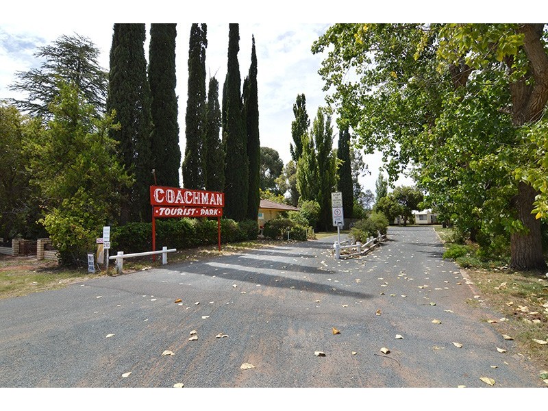 Cabin 56 Coachmans Tourist Park, 2163 Fifteenth Street, Irymple VIC 3498