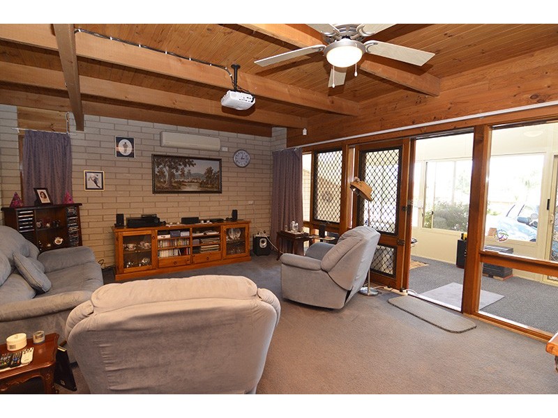 25 Riverview Drive, Dareton NSW 2717