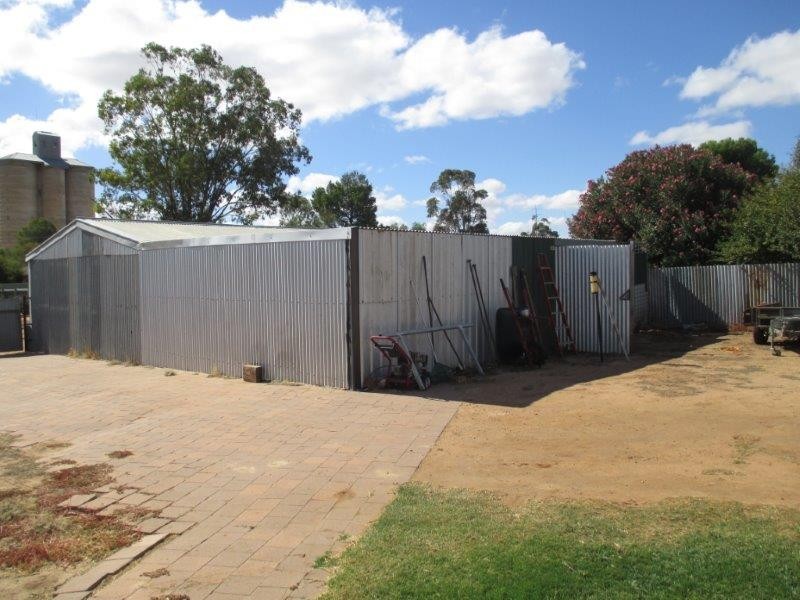 18 Monash Avenue, Underbool VIC 3509