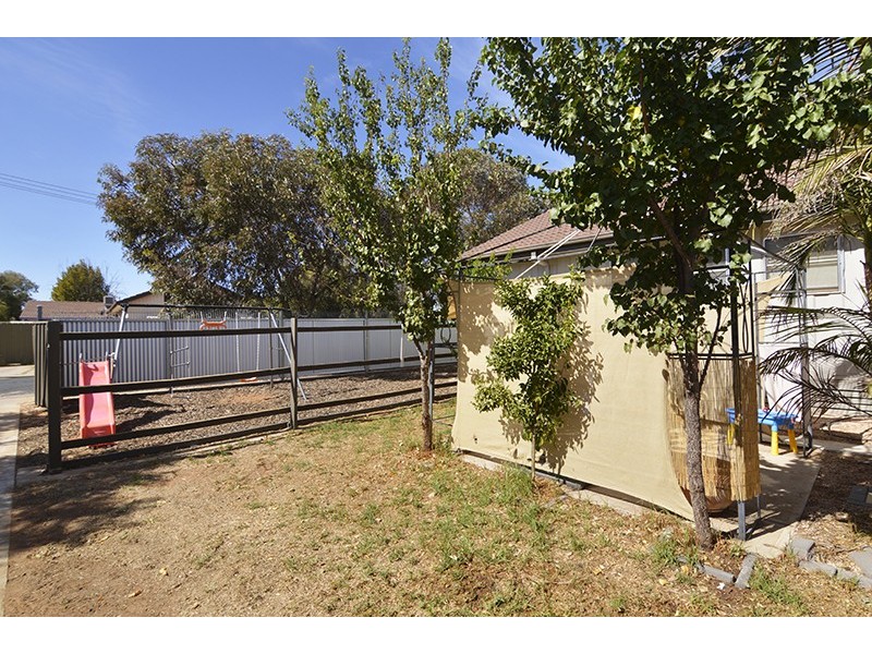 8 Namoi Avenue, Red Cliffs VIC 3496