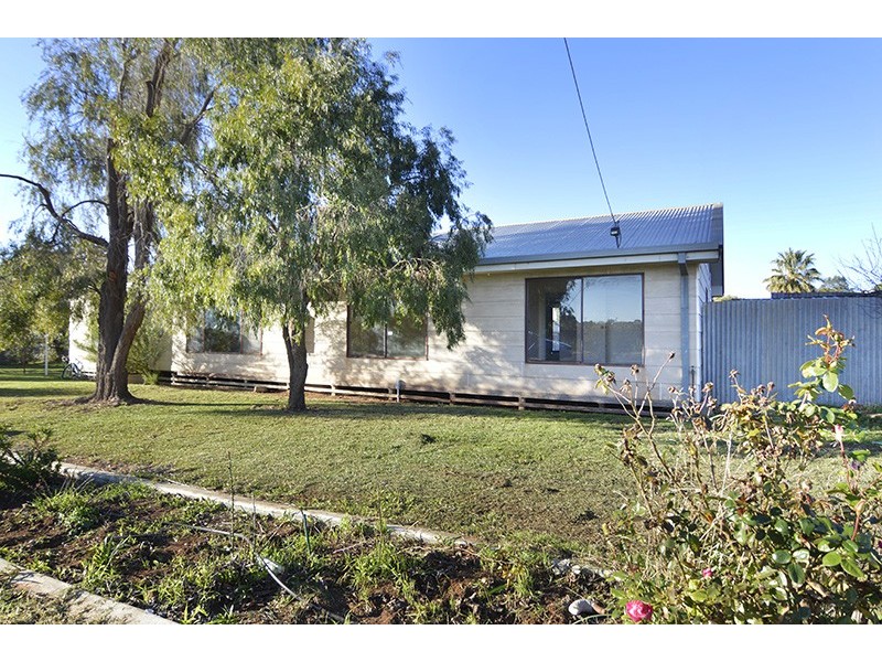 2 Lachlan Parade, Red Cliffs VIC 3496