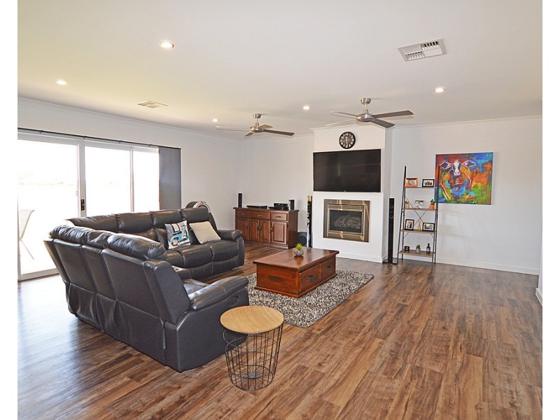 53 Betty Krake Drive, Red Cliffs VIC 3496