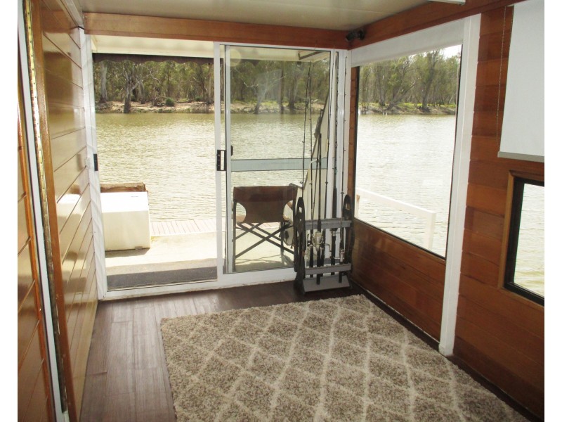 24/7 Houseboat, Yelta VIC 3505
