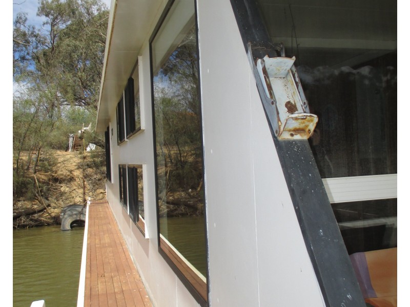 24/7 Houseboat, Yelta VIC 3505