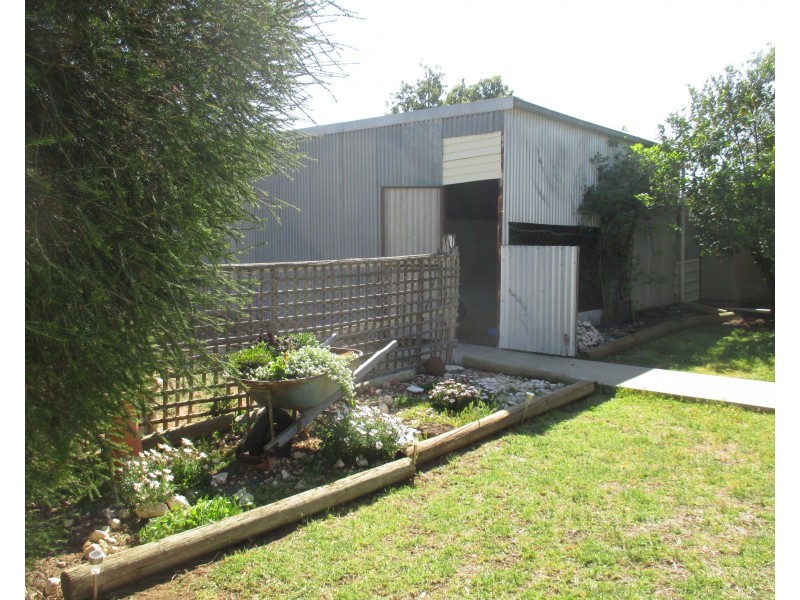 10 Mitchell Street, Ouyen VIC 3490
