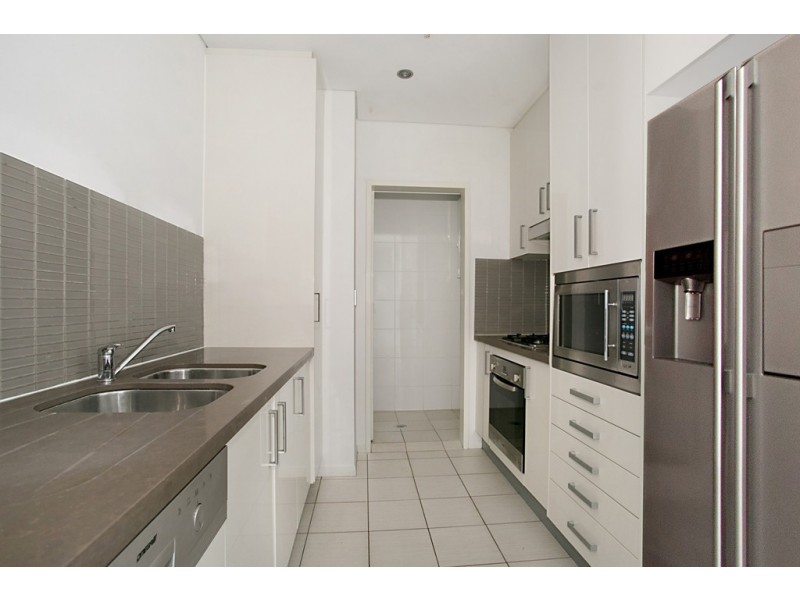 1004/4 Como Cres, Southport QLD 4215
