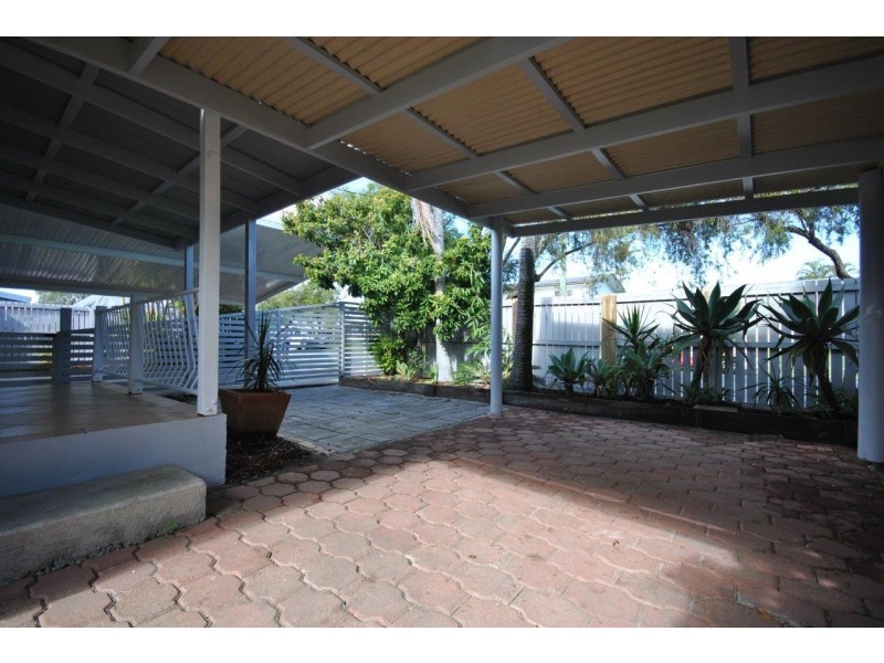 7 Saltash Street, Labrador QLD 4215