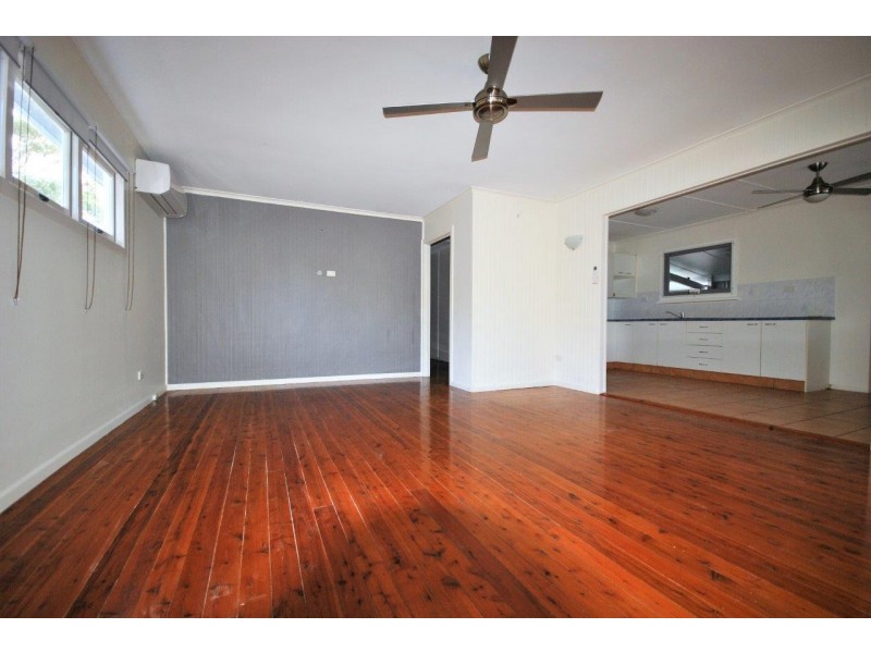 7 Saltash Street, Labrador QLD 4215