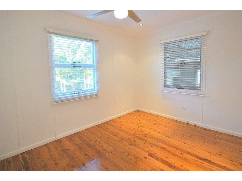 7 Saltash Street, Labrador QLD 4215