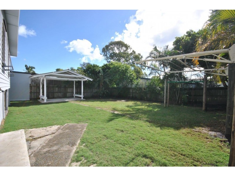 7 Saltash Street, Labrador QLD 4215