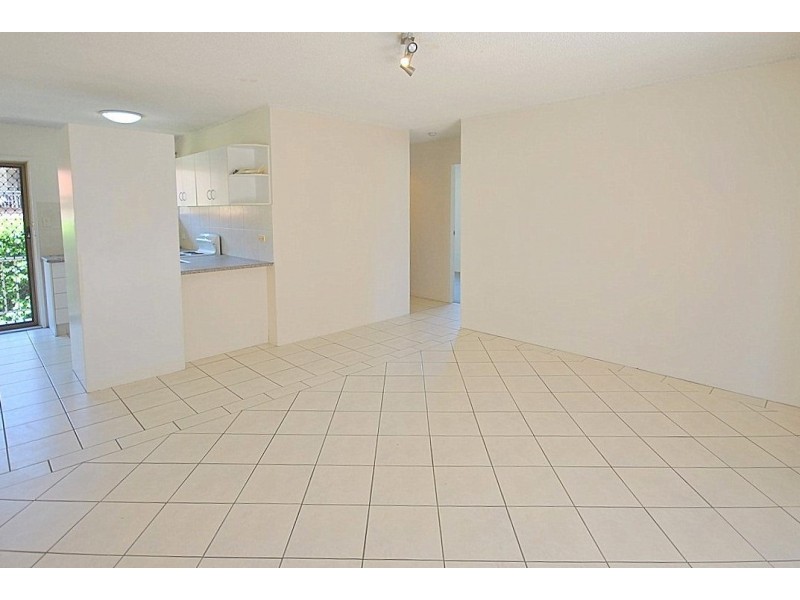 1/39 Lenneberg Street, Southport QLD 4215