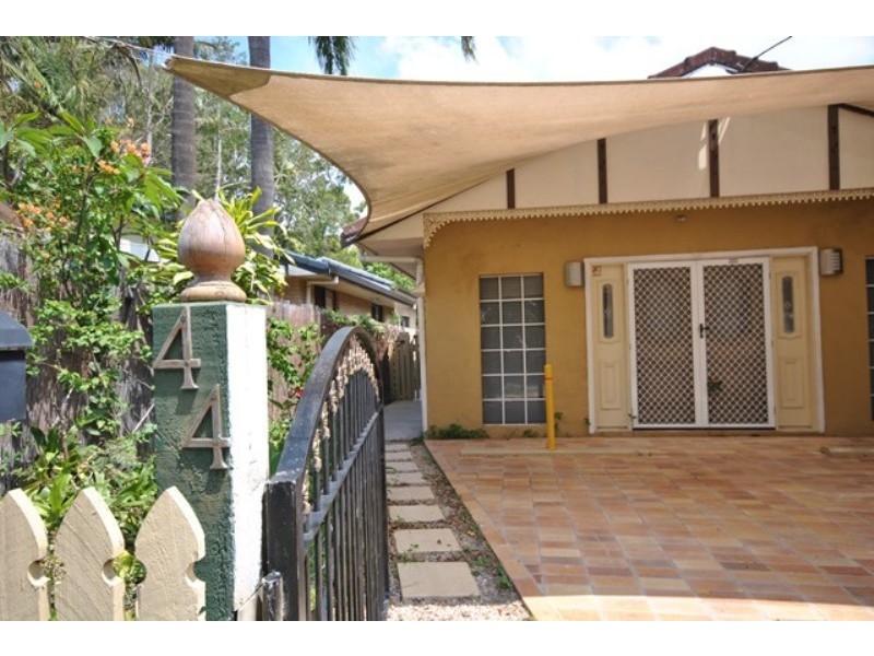 1/44 Walton Street, Southport QLD 4215