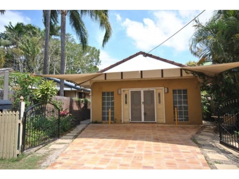 1/44 Walton Street, Southport QLD 4215