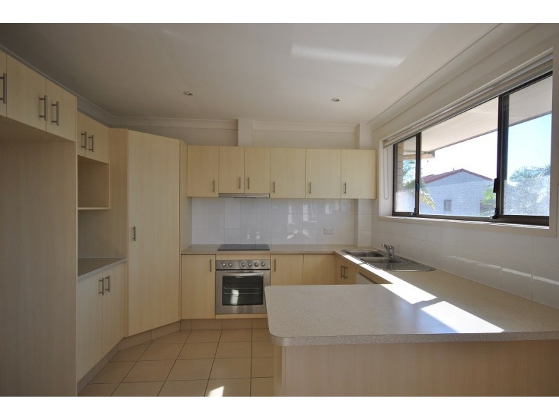 5/228 Marine Parade, Labrador QLD 4215