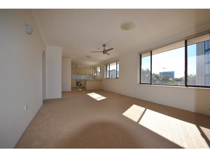 5/228 Marine Parade, Labrador QLD 4215