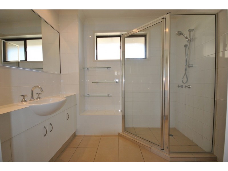 5/228 Marine Parade, Labrador QLD 4215