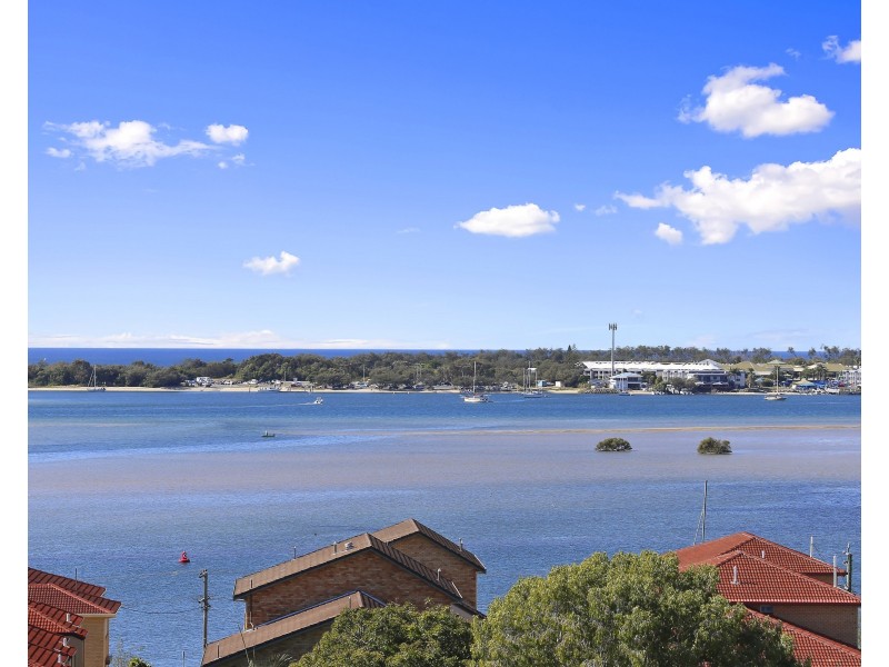 Labrador QLD 4215