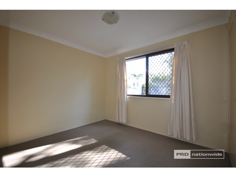 2/54 Falconer Street, Southport QLD 4215