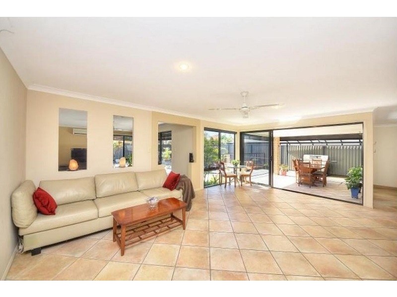 12 Applegum Place, Molendinar QLD 4214
