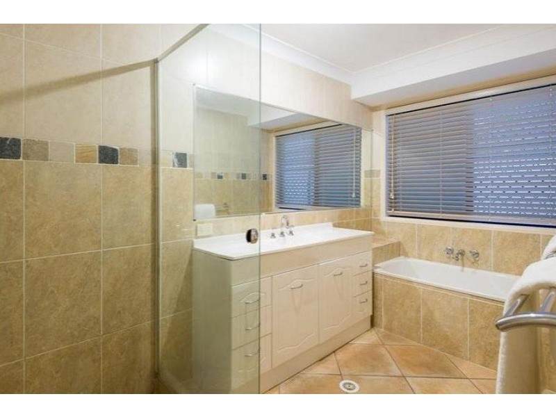 12 Applegum Place, Molendinar QLD 4214