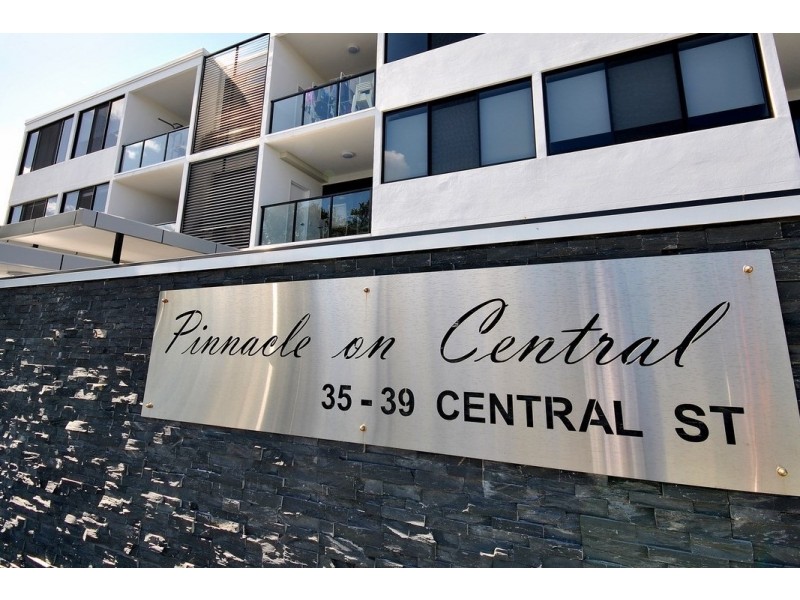 3/35-39 Central Street, Labrador QLD 4215