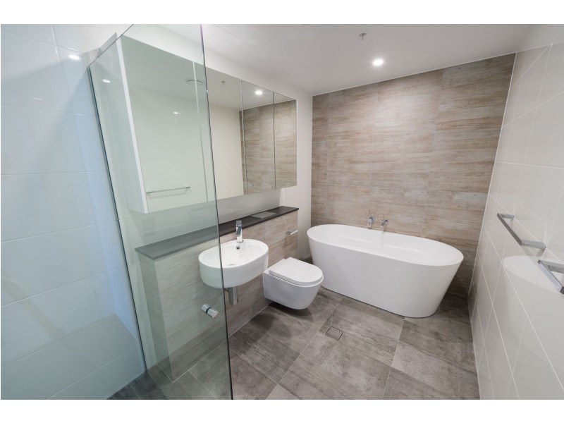 2912/2 Como Crescent, Southport QLD 4215