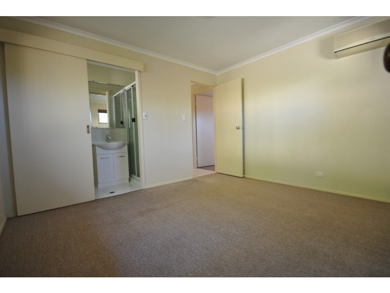 79 Wardoo Street, Southport QLD 4215