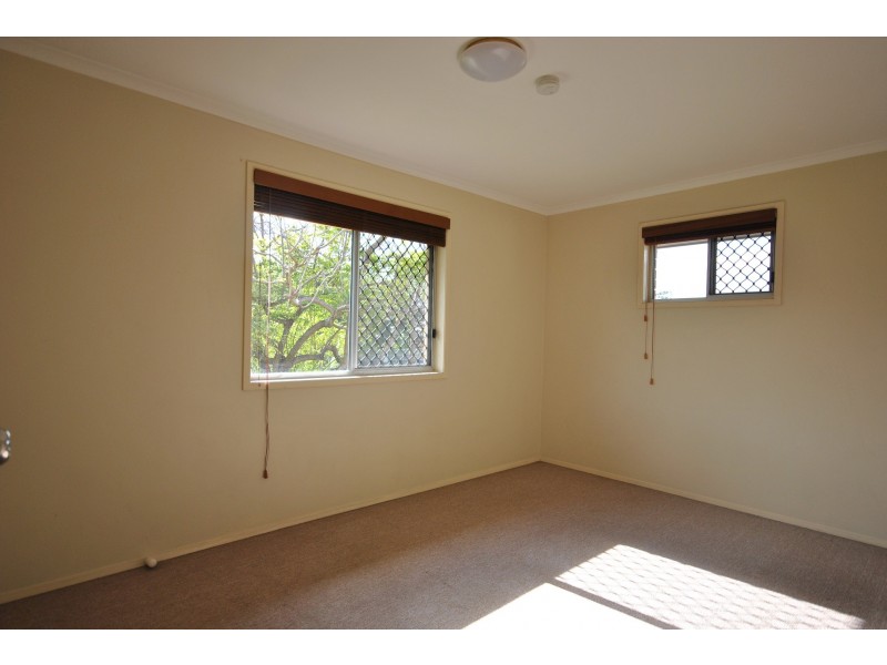 79 Wardoo Street, Southport QLD 4215