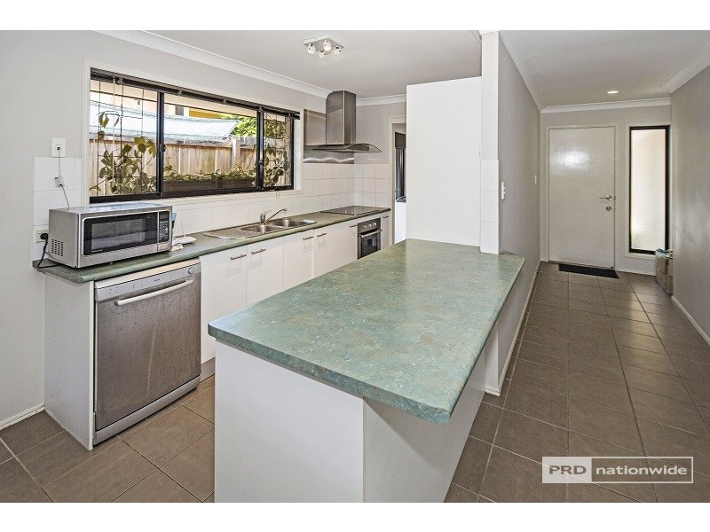 4/13 Schneider Avenue, Labrador QLD 4215
