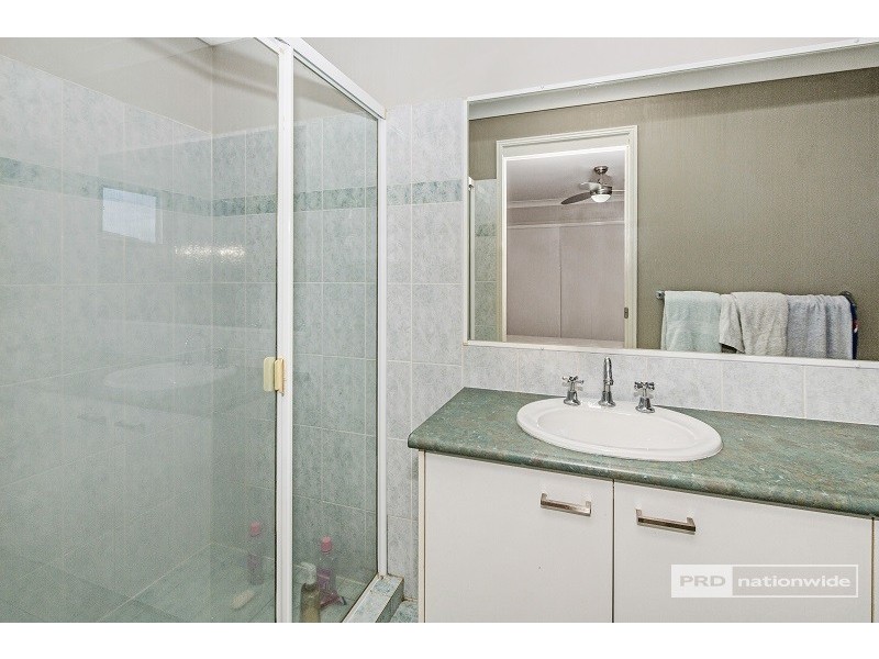 4/13 Schneider Avenue, Labrador QLD 4215