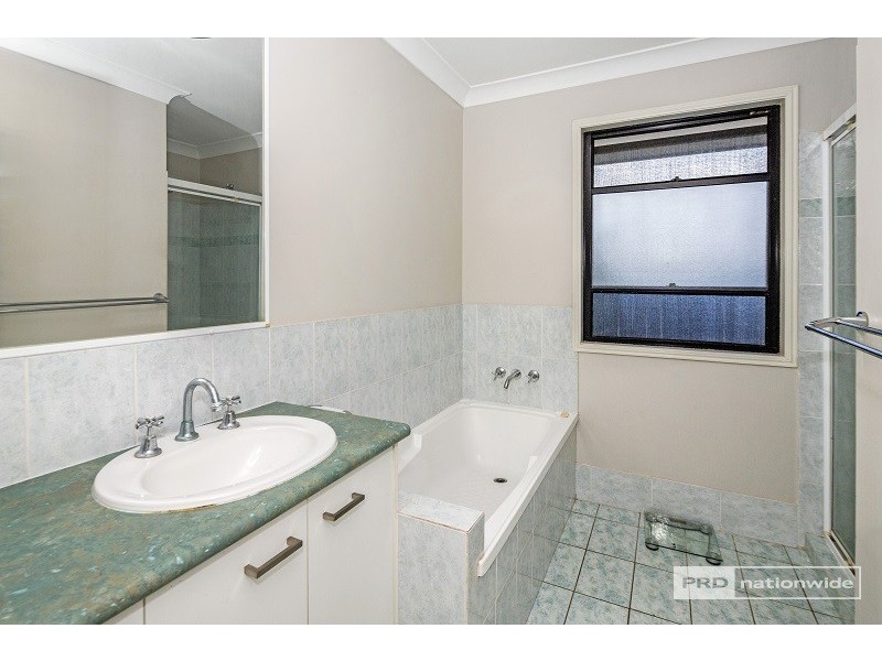 4/13 Schneider Avenue, Labrador QLD 4215