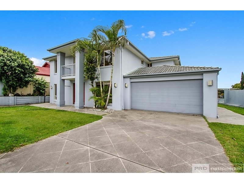 3 Eastbourne Chase, Arundel QLD 4214