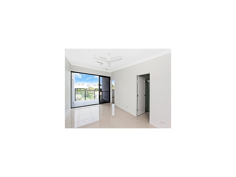 11/35-39 Central Street, Labrador QLD 4215