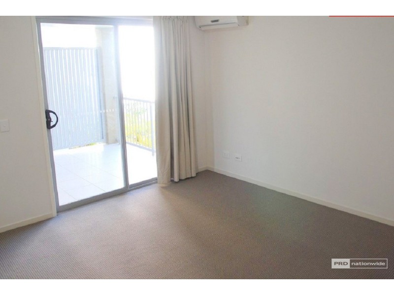 8/99 Muir Street, Labrador QLD 4215