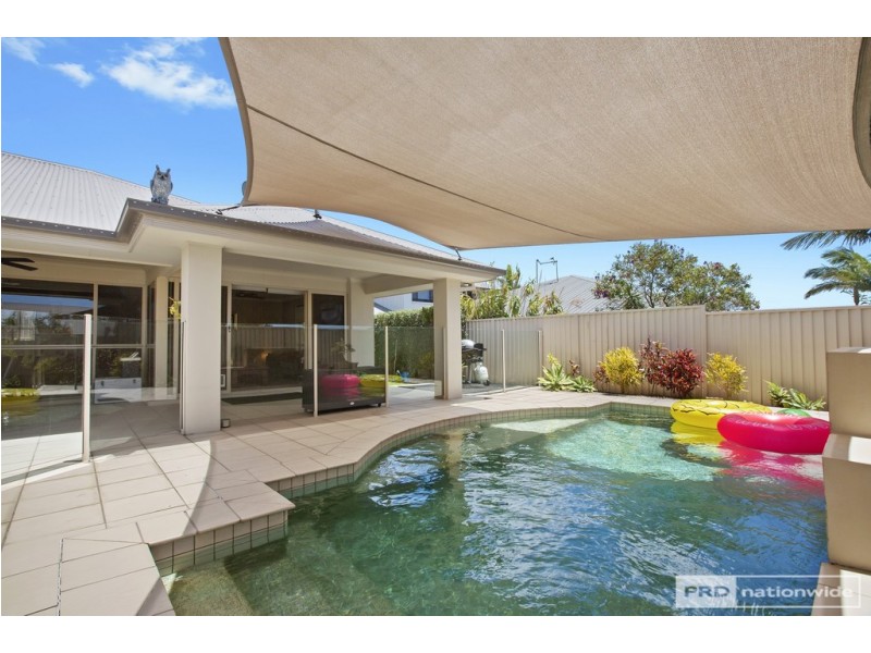 120 Crestwood Drive, Molendinar QLD 4214
