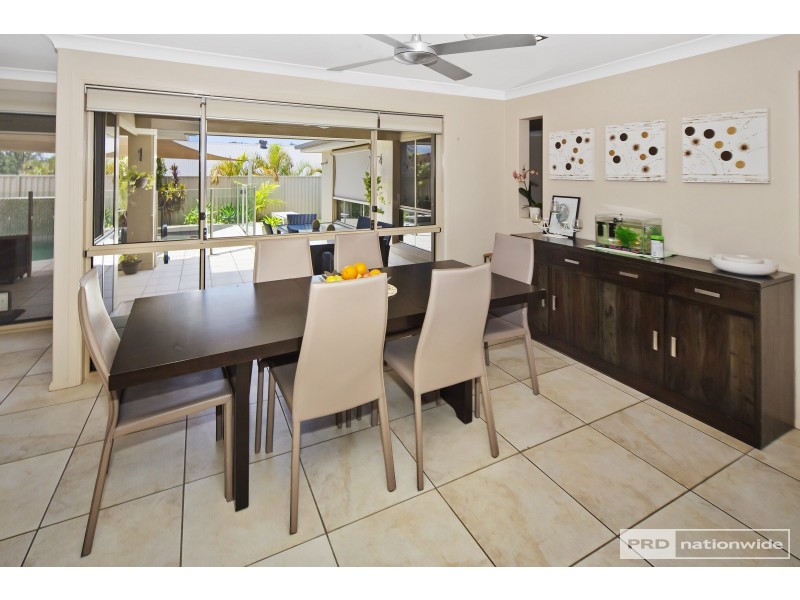 120 Crestwood Drive, Molendinar QLD 4214