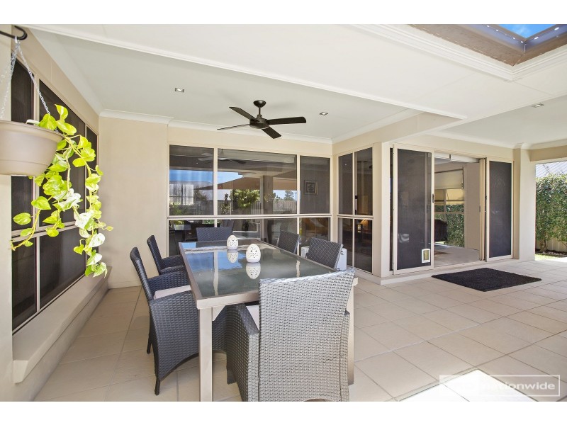 120 Crestwood Drive, Molendinar QLD 4214