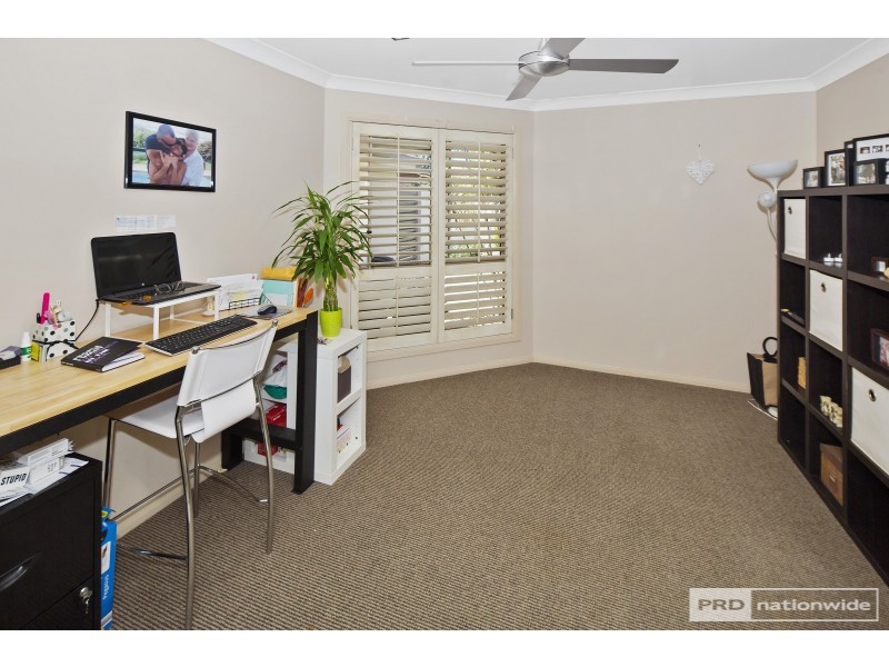 120 Crestwood Drive, Molendinar QLD 4214