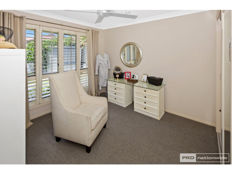 120 Crestwood Drive, Molendinar QLD 4214