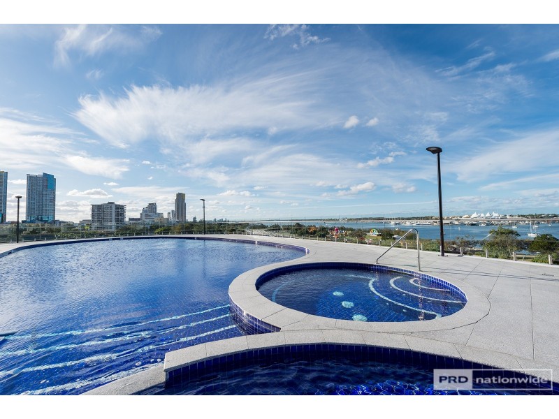5511/2 Como Crescent, Southport QLD 4215