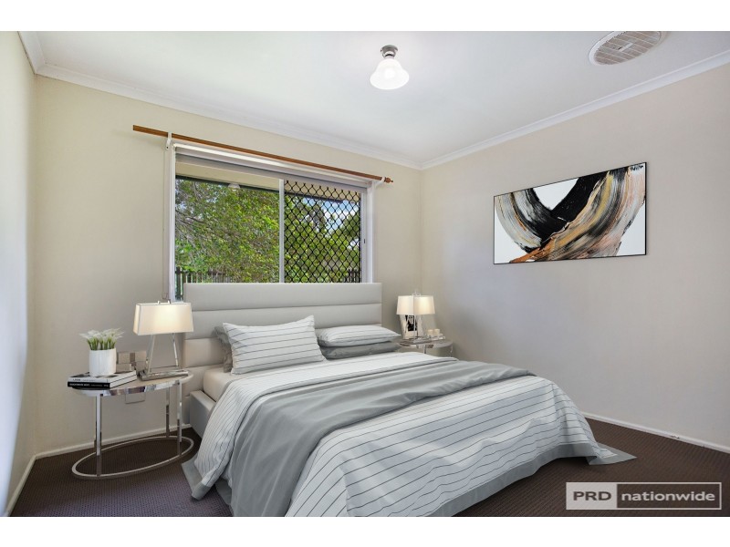 1/128 Kumbari Avenue, Labrador QLD 4215